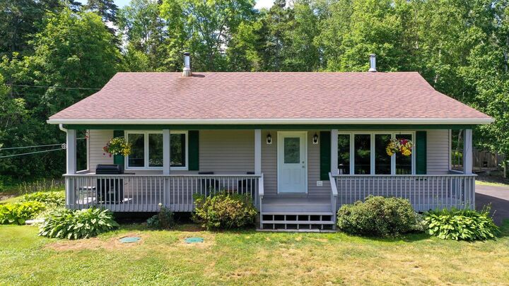 Property Photo: 786 Blue Rocks Road NS B0J 2C0