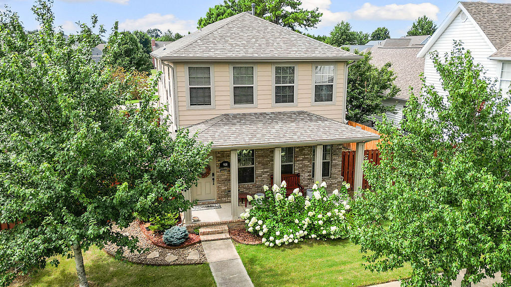 Property Photo:  908 NE Arleta Gardens  AR 72712 