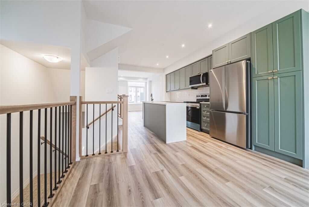 Property Photo: 155 Equestrian Way 17 ON N3E 0E8