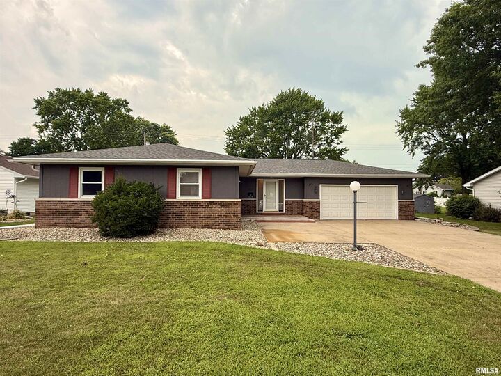 Property Photo:  2710 Montague Drive  IL 61401 