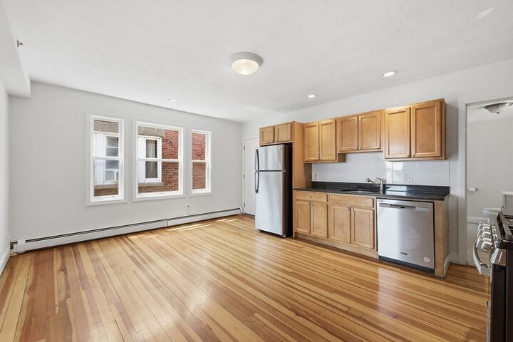 Property Photo:  41 Harbor St 4  MA 01970 