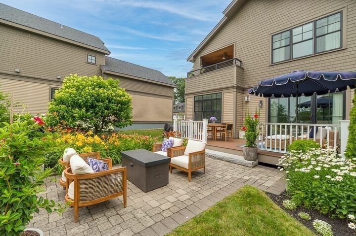 Property Photo:  10 Magnolia Avenue 2  MA 01930 