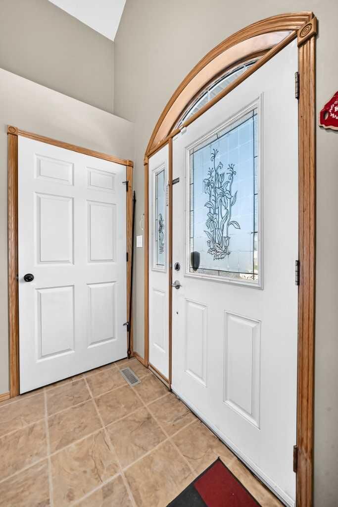 Property Photo: 116 Iverson Close AB T4R 3M8