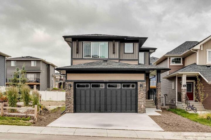 1030 Bayview Crescent SW — photo 1