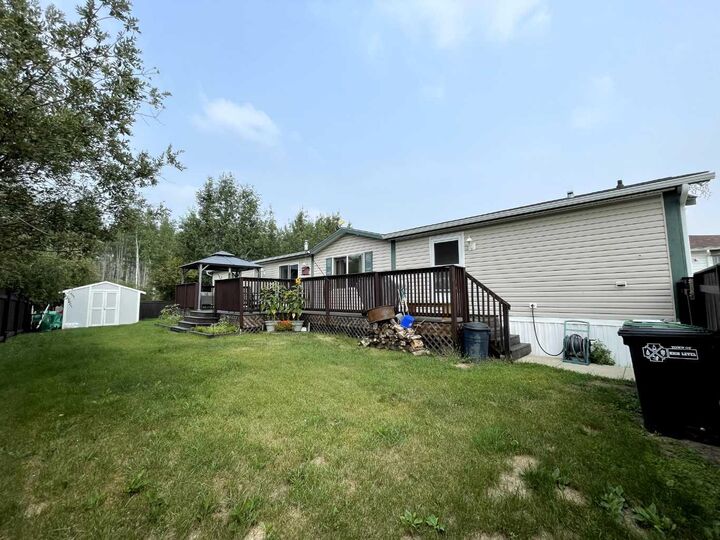 Property Photo: 18 Dragonfly Crescent AB T0H 1Z0