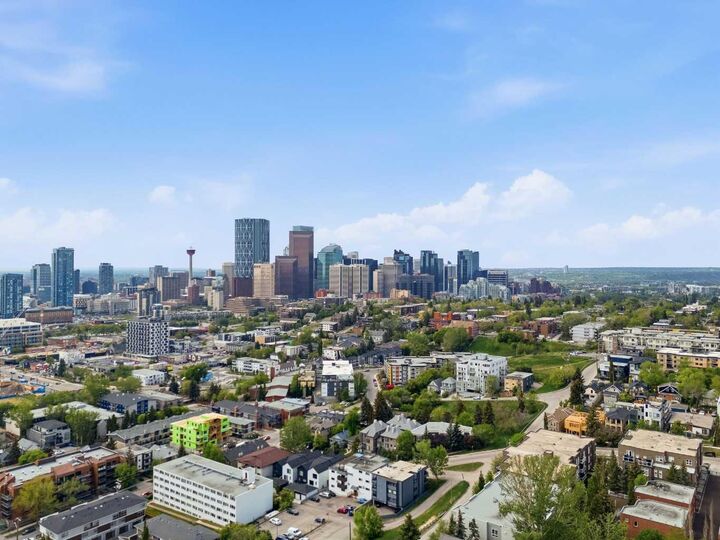 Property Photo: 532 5 Avenue NE 305 AB T2E 0L2