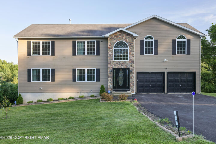 Property Photo: 716 Yoke Terrace PA 18360