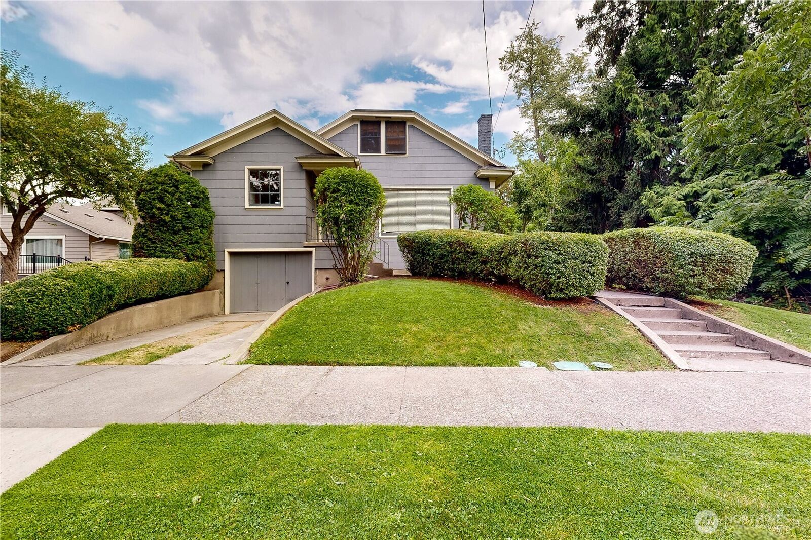 Property Photo: 724 Valencia Street WA 99362