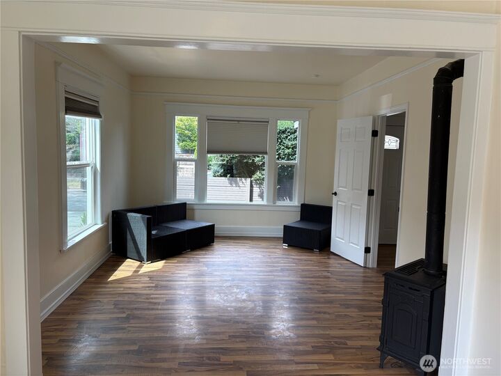 Property Photo: 1728 18th Avenue WA 98122