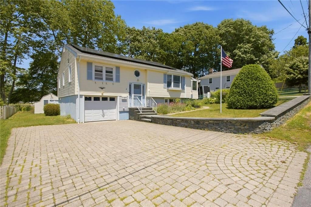 Property Photo: 10 Kerins Terrace RI 02840