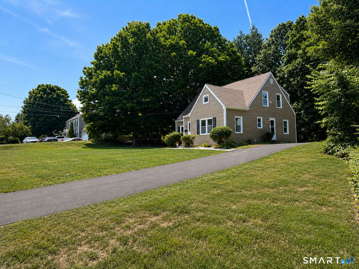 Property Photo:  18 Norton Road  CT 06016 