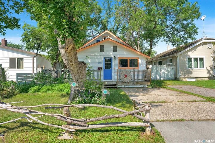 Property Photo: 1220 Queen Street SK S4T 4B4