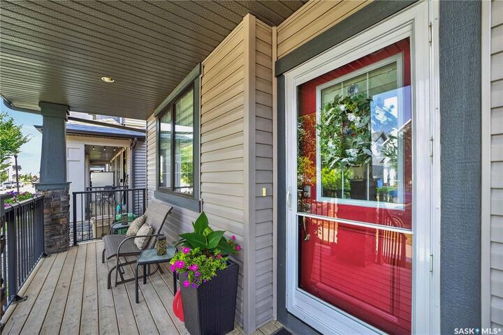 Property Photo: 5157 Buckingham Drive E SK S4V 3S3