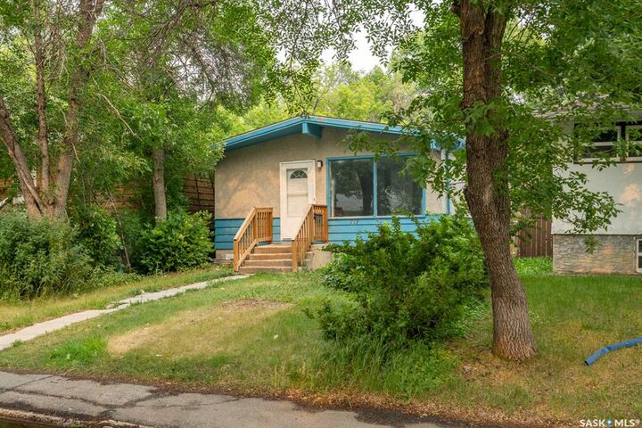 Property Photo: 717 Montague Street SK S4T 3H1