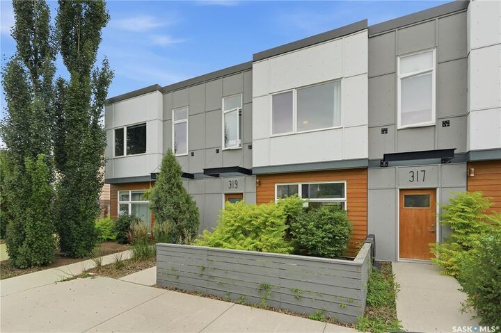 Property Photo: 319 D Avenue S SK S7M 1R2