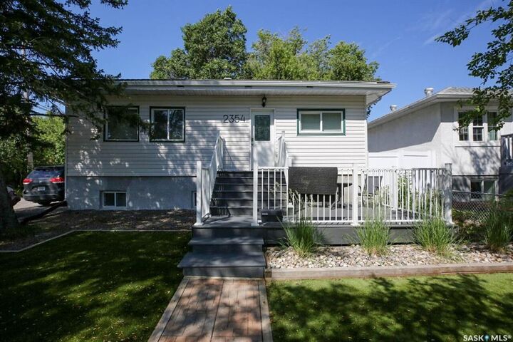 2354 McAra Street — photo 1