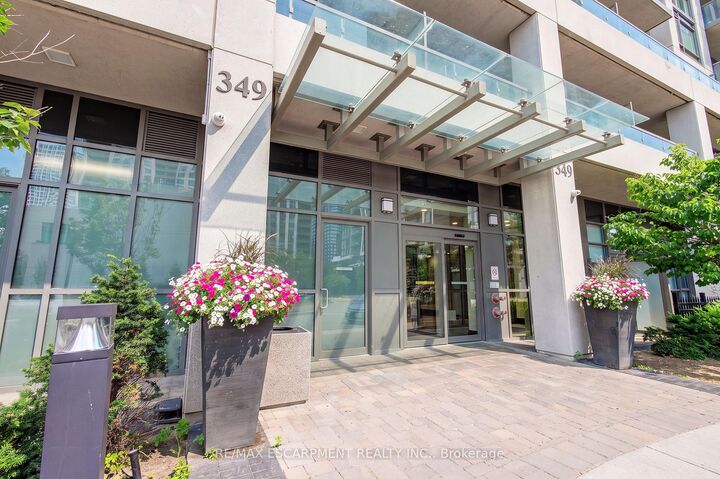 Property Photo:  349 Rathburn Road W 107  ON L5B 0G9 