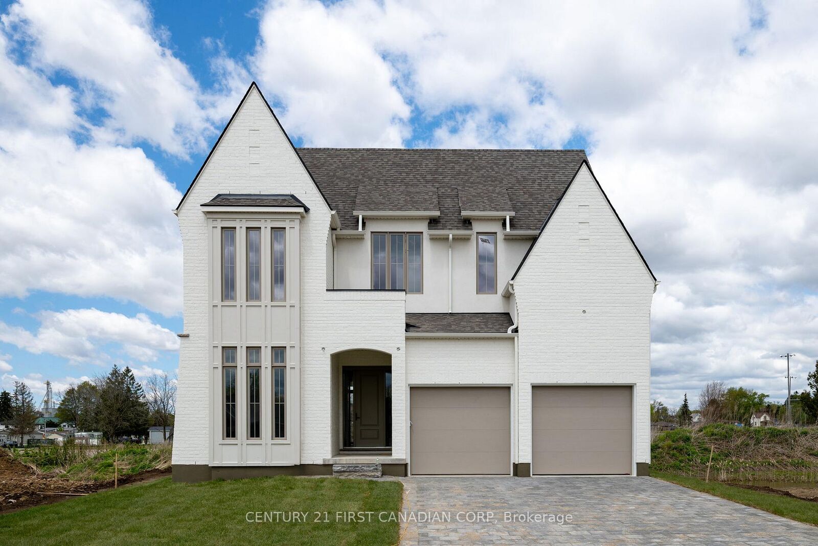 Property Photo: 207 Foxborough Place ON N0M 2P0
