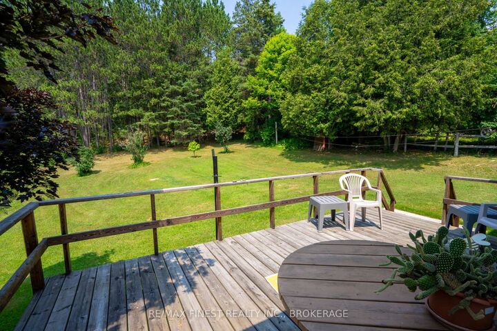 1031 James Road — photo 1