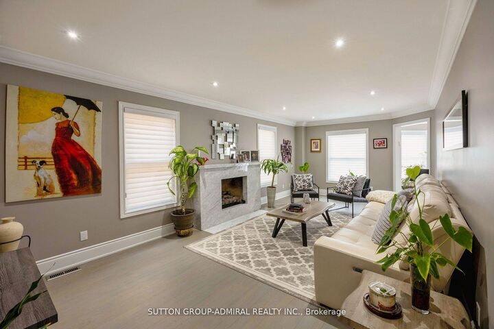 Property Photo: 1 Regent Street ON L4C 9A9