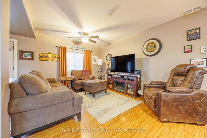 Property Photo: 19 Patricia Avenue ON L3C 1E7