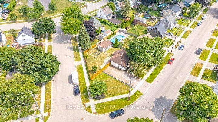 Property Photo: 27 Frank Street ON N3T 5C8