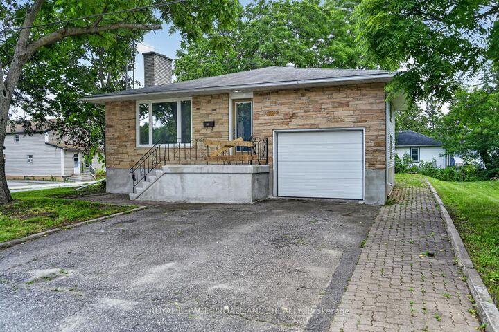 Property Photo: 415 Railway Avenue ON K0E 1T0