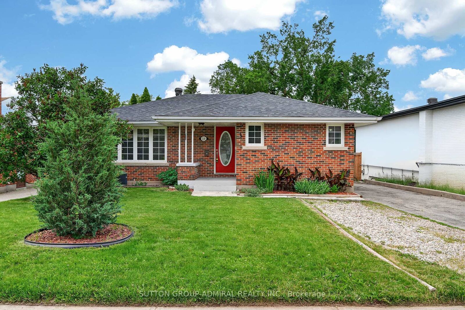 Property Photo: 26 Shannon Street ON L4M 2K8