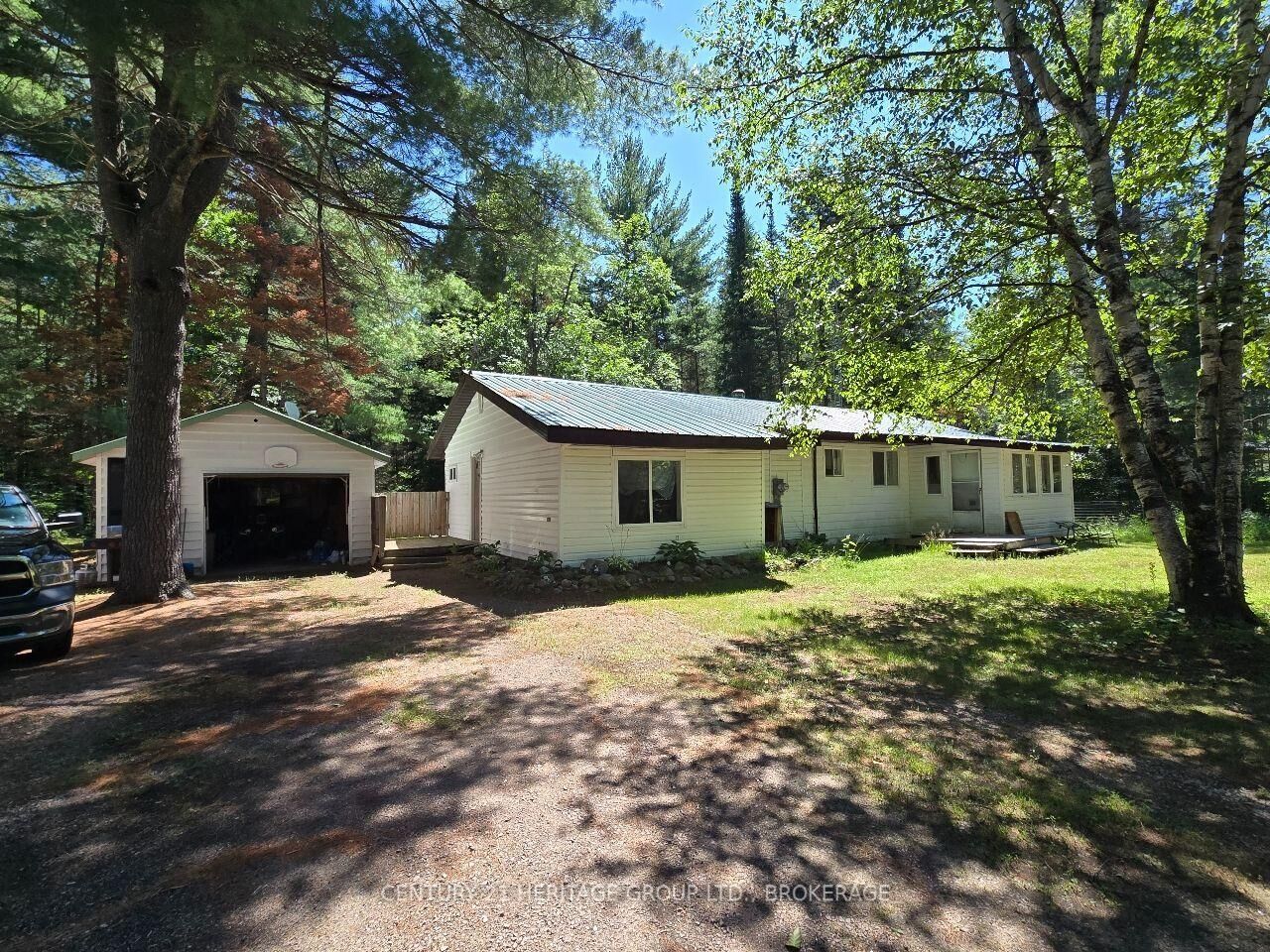Property Photo: 19473 41 Highway ON K0H 1K0