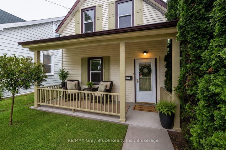 Property Photo: 1131 3rd Avenue W ON N4K 4P9