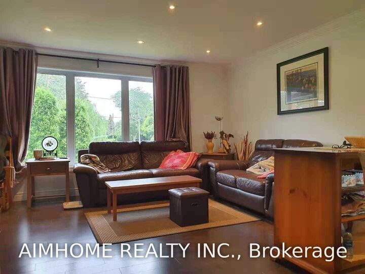 Property Photo: 9 Maldaver Avenue Main ON L5M 1W4