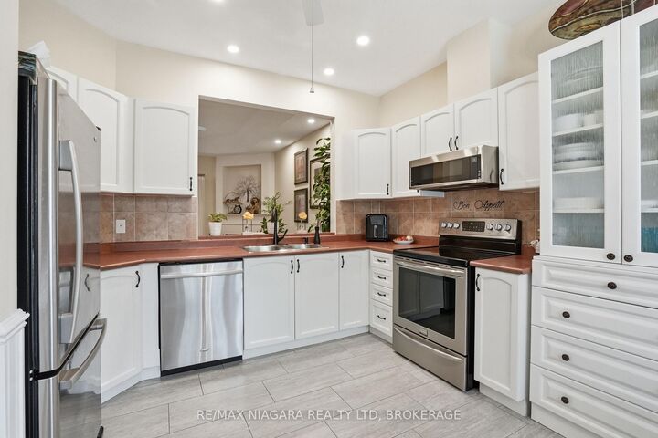 Property Photo: 99 Linwell Road 10 ON L2N 1R6