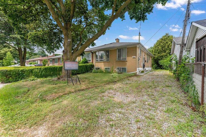 Property Photo: 122 Cordella Avenue ON M6N 2J9