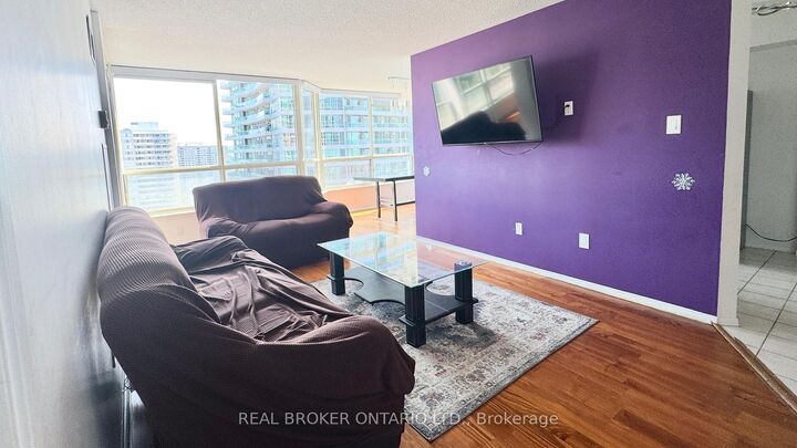 Property Photo: 55 Elm Drive W 1608 ON L5E 3J3