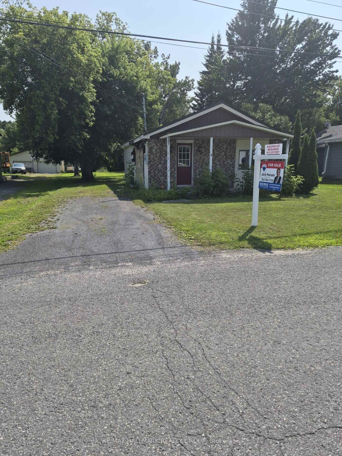 Property Photo:  9 Herbert Street  ON K0A 2M0 