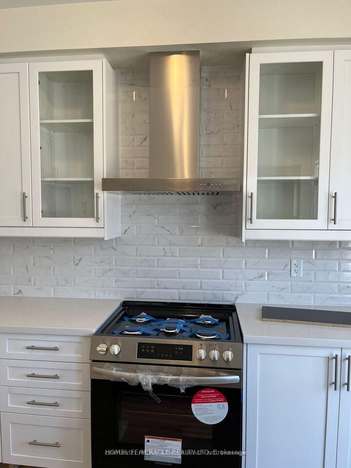 Property Photo: 2144 Coppermine Street ON L1L 0T1