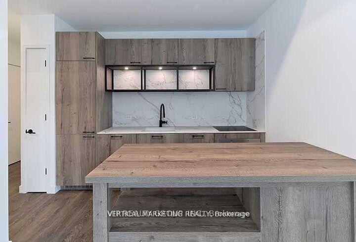 Property Photo: 505 Richmond Street W 423 ON M5V 0P4