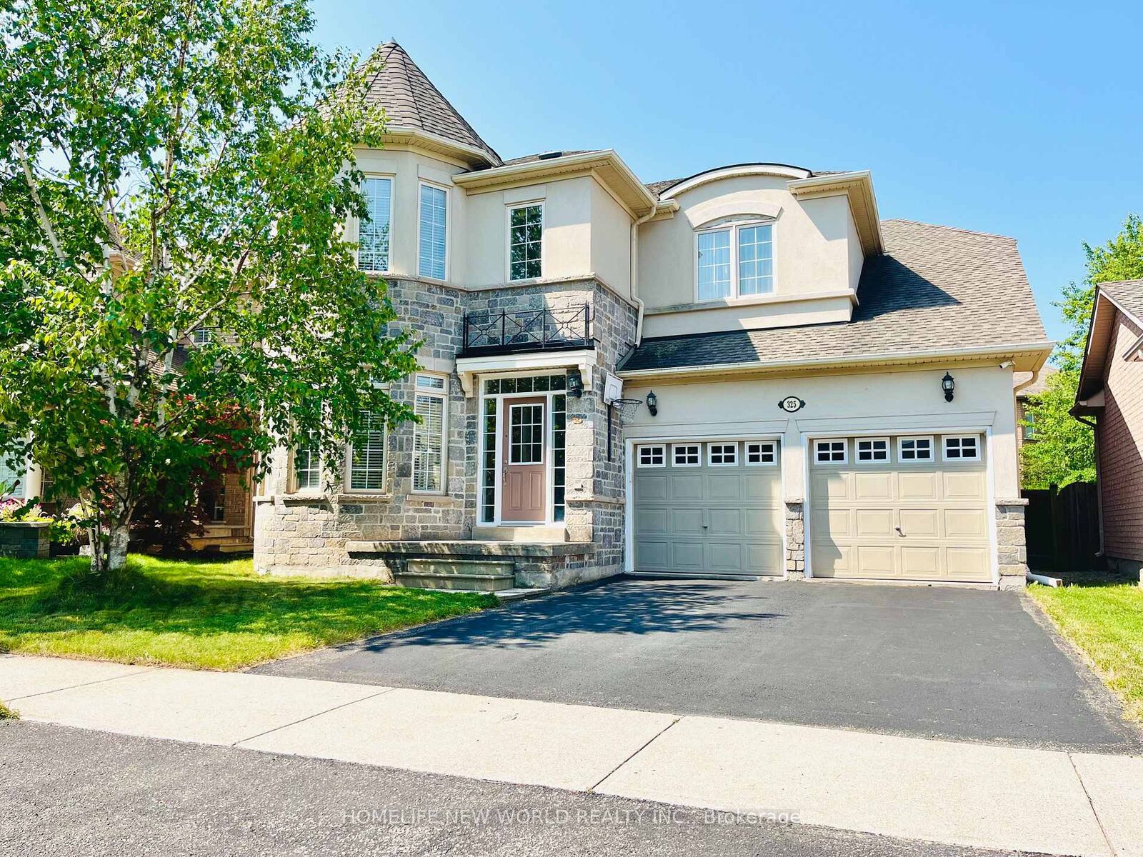 Property Photo: 325 Admiral Drive ON L6L 0C2