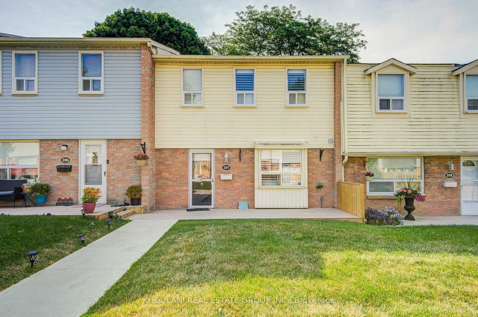 Property Photo: 1055 Shawnmarr Road 207 ON L5H 3V2