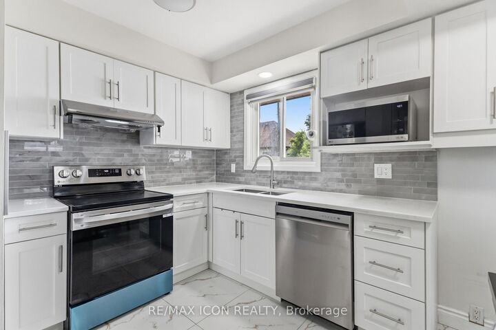 Property Photo:  145 Gladstone Avenue  ON N5Z 3R7 