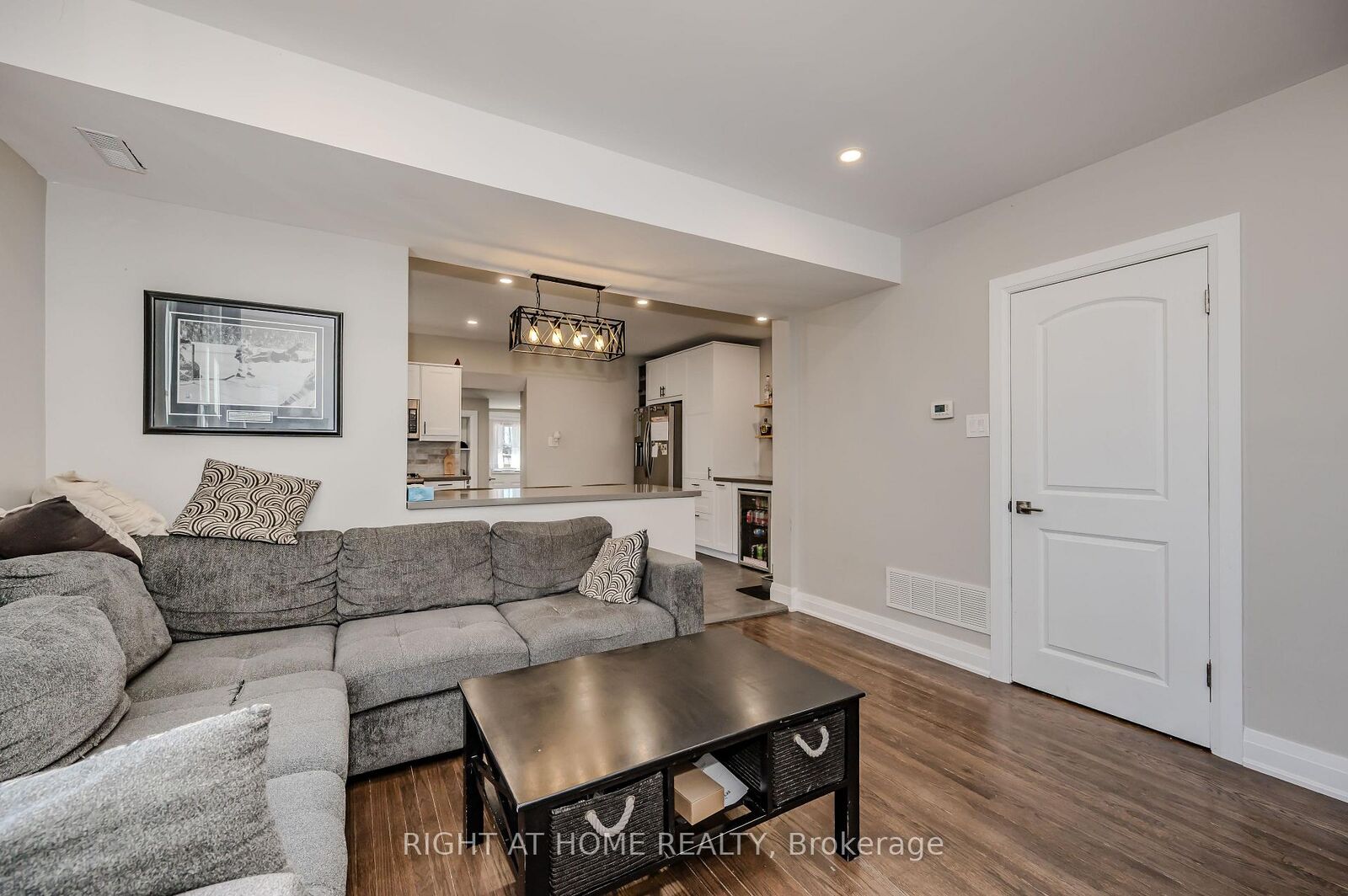 Property Photo: 126 Poplar Avenue ON L7J 2E2