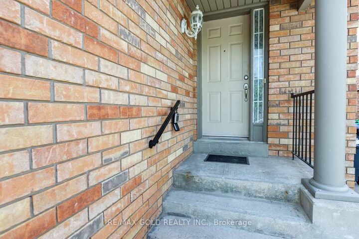 Property Photo:  35 Needlewood Lane  ON L6R 2N3 