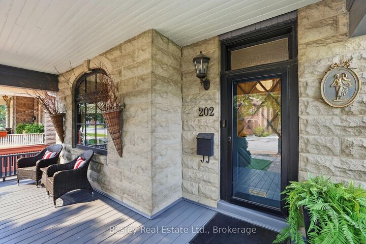 202 Pine Street — photo 1