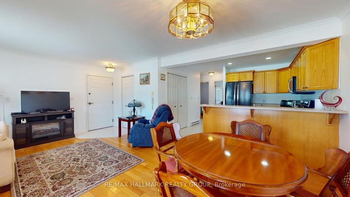 Property Photo: 237 Oak Street W 1102 ON K7G 2R5