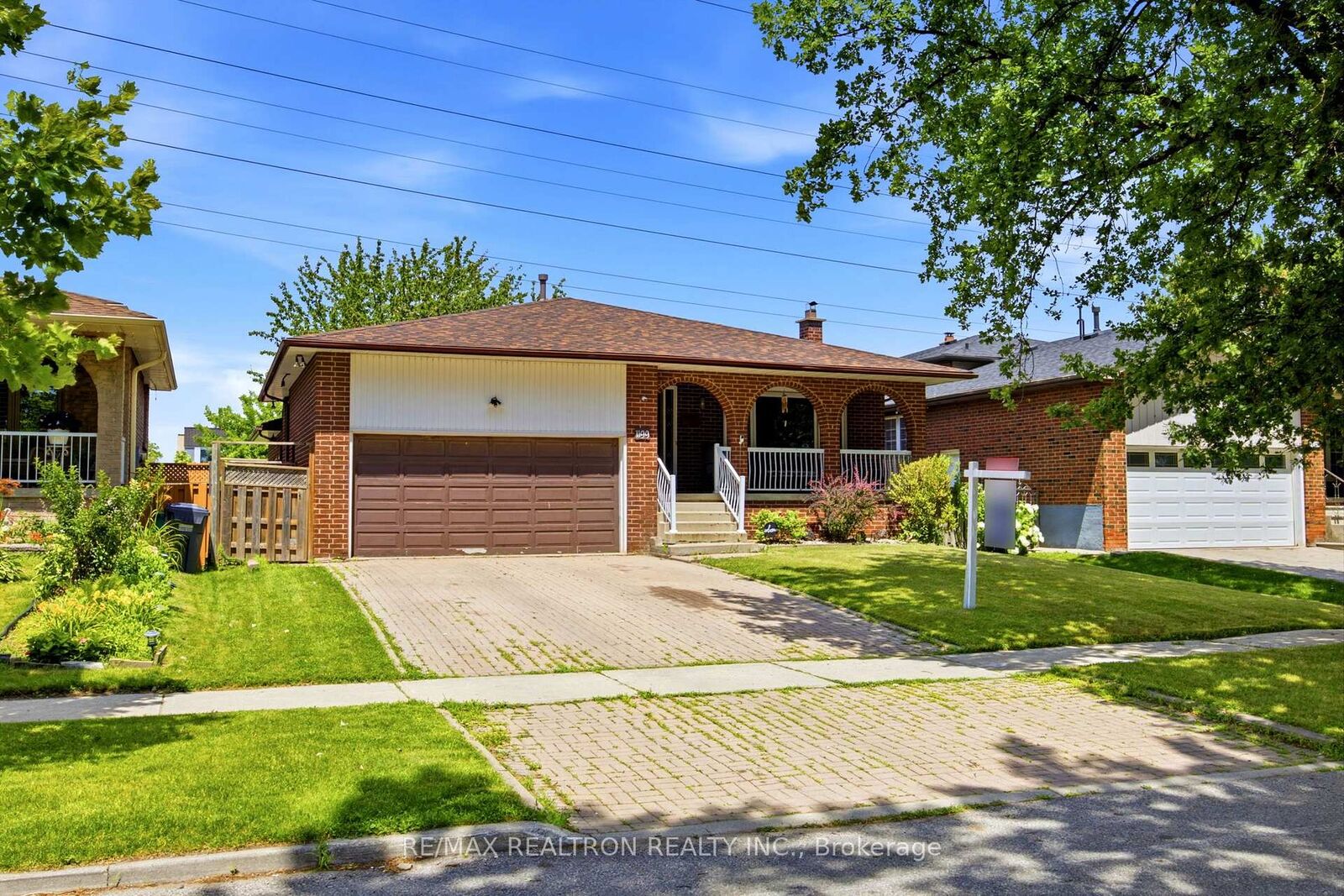 Property Photo: 1199 Melton Drive ON L4Y 4A9