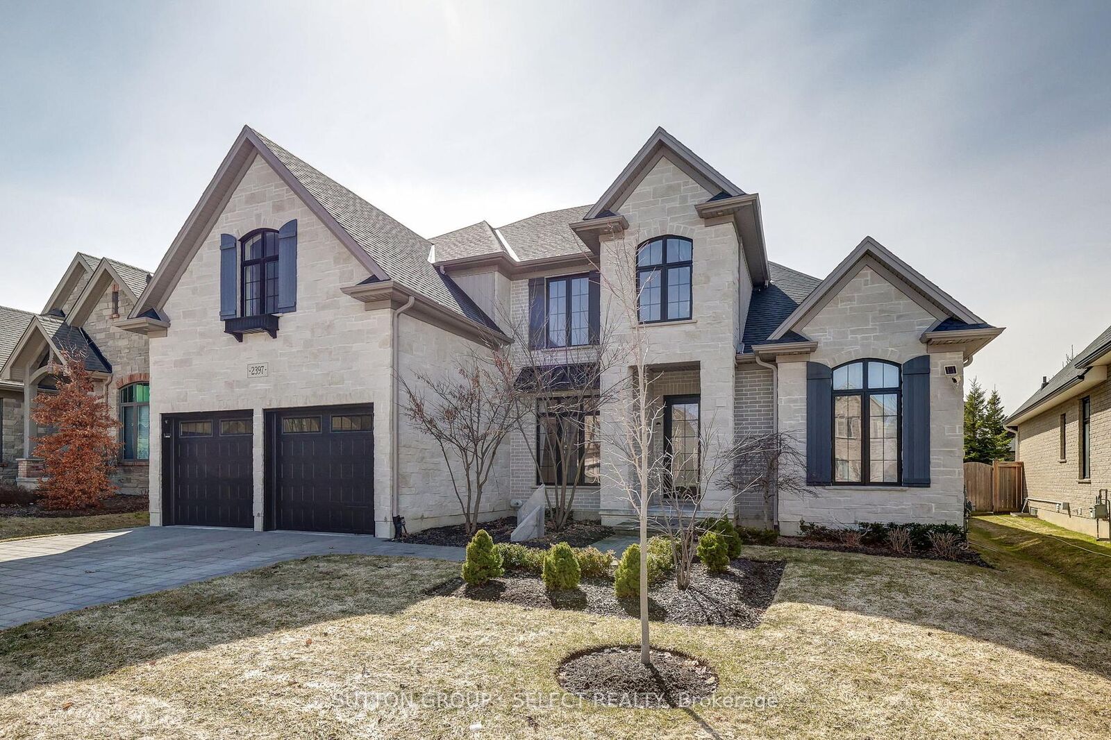 Property Photo: 2397 Meadowlands Way ON N6G 5L8
