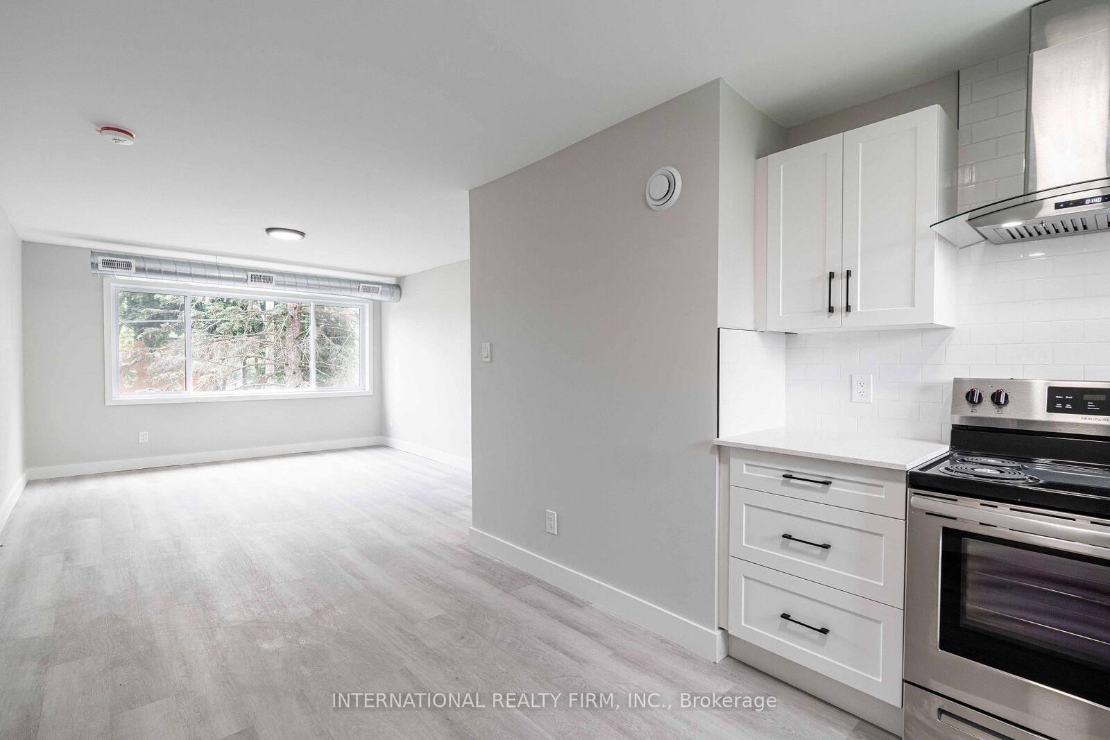 Property Photo:  81 King Edward Avenue 4  ON N5Z 3S7 