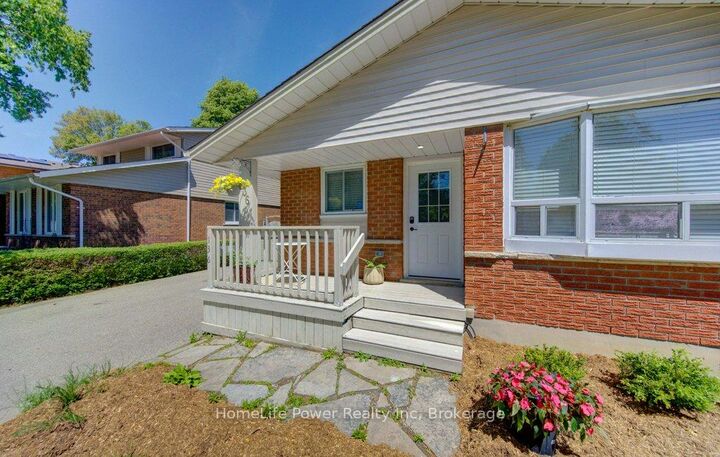 Property Photo: 136 Dunsmere Drive ON N2E 1V7