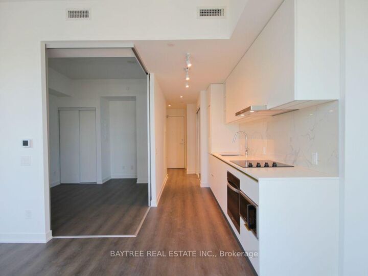 Property Photo: 8 Wellesley Street W 3106 ON M4Y 3B2