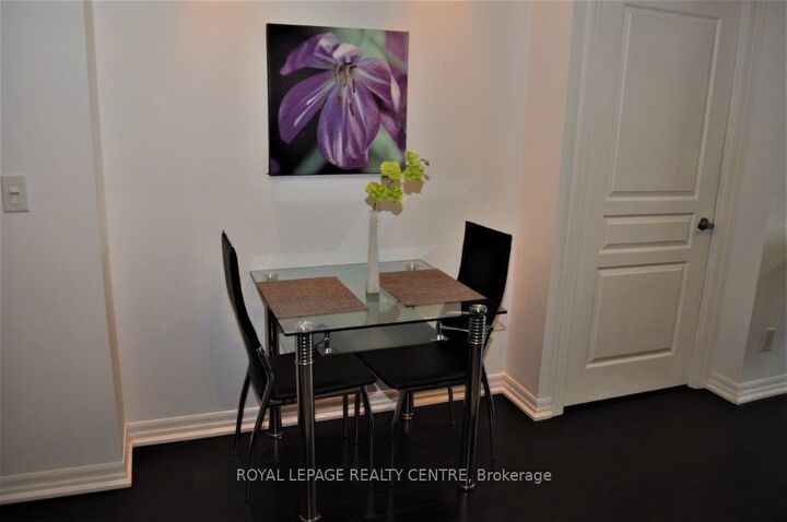 Property Photo: 223 Webb Drive 2508 ON L5B 0E8